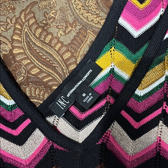 Colorful Chevron Pattern Dress - Picture 6 of 10